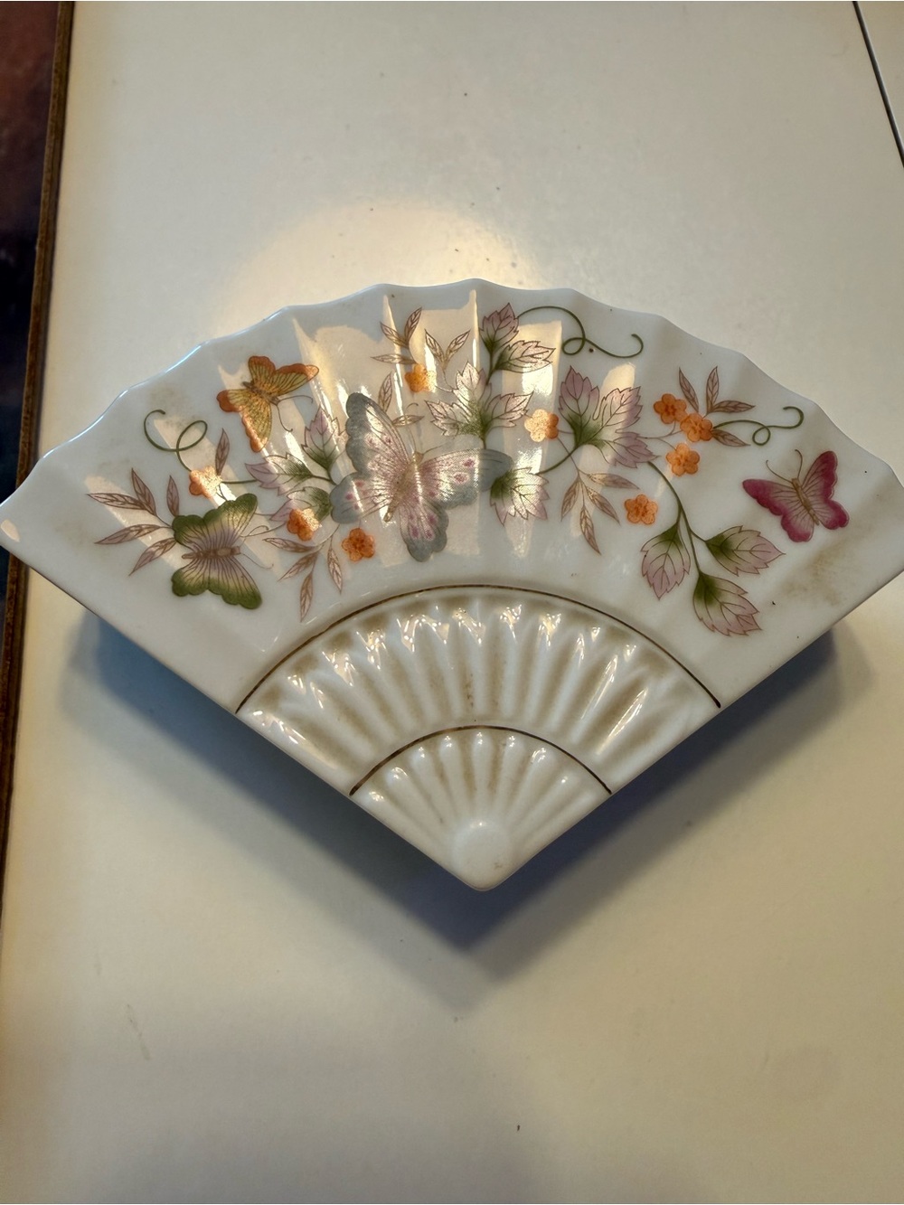 Vintage 1980 fan shaped trinket box